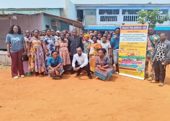 Photo de famille des bénéficiaires de la formation sur l'autonomisation des femmes, des jeunes et des personnes en situation de handicap