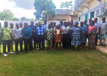 Photo de famille de la formation sur la digitalisation des actes d'état