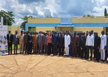 Photo de famille du lancement des microprojets