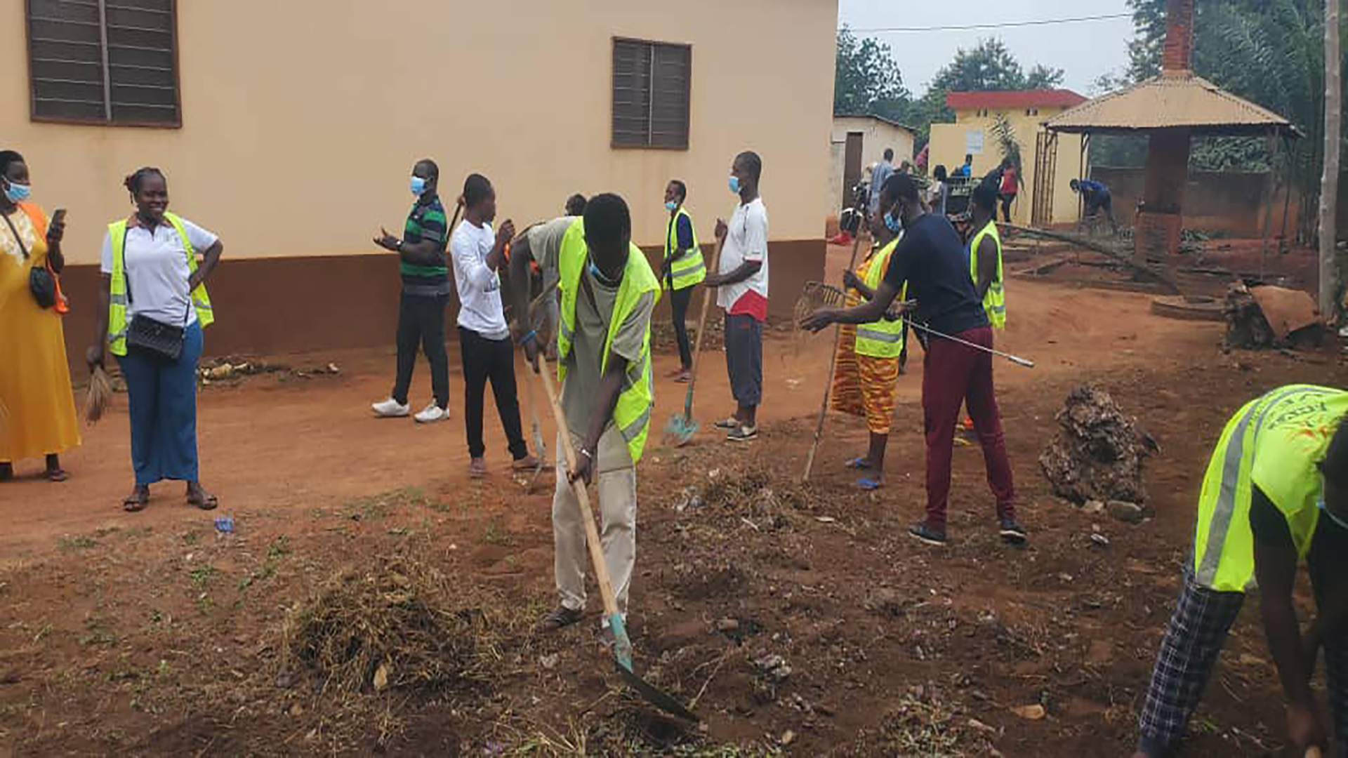 Opération de salubrité à Badja