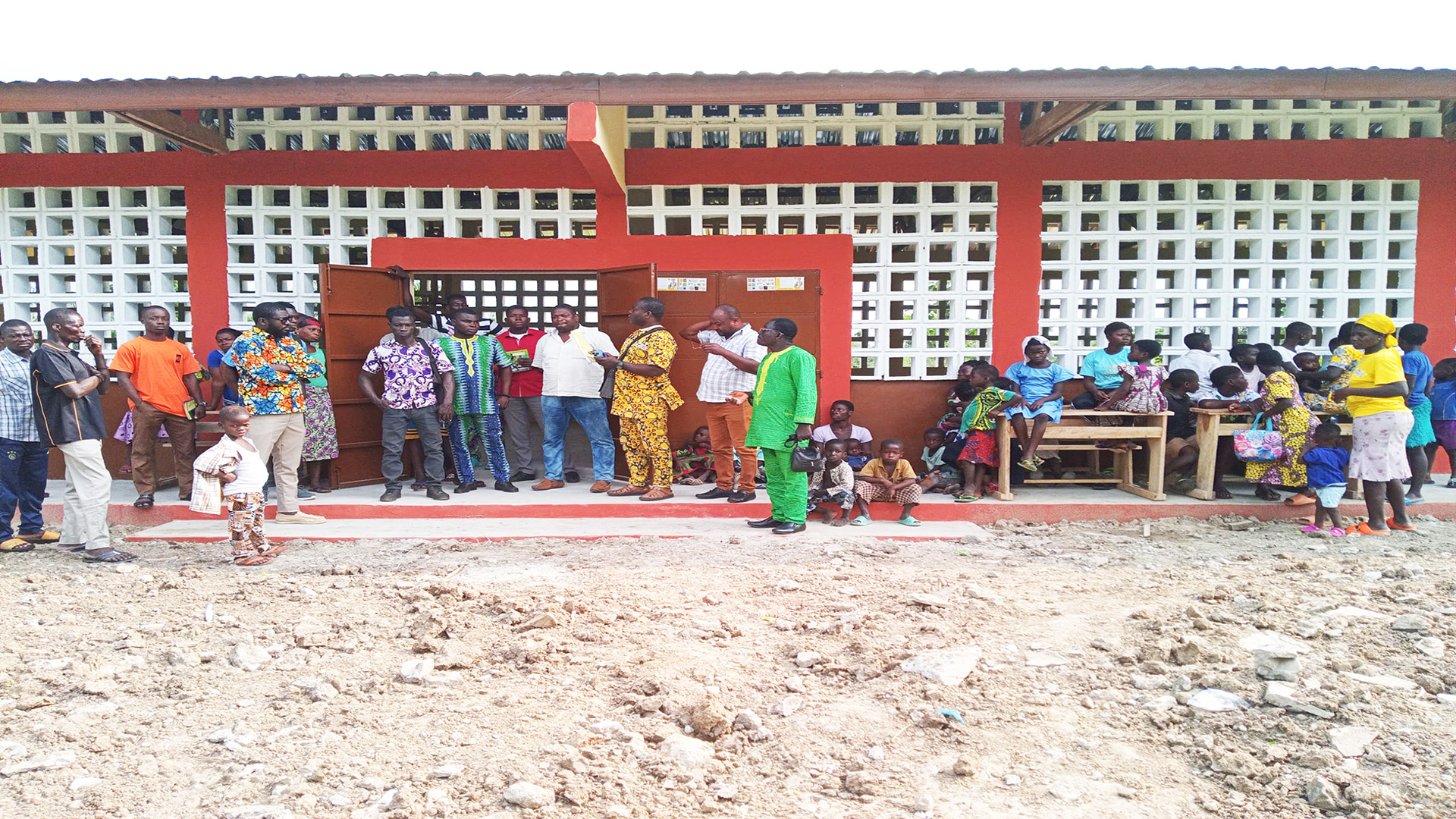 Réception provisoire d’un bâtiment scolaire de trois classes à l’EPP Wonougba, canton de Badja.