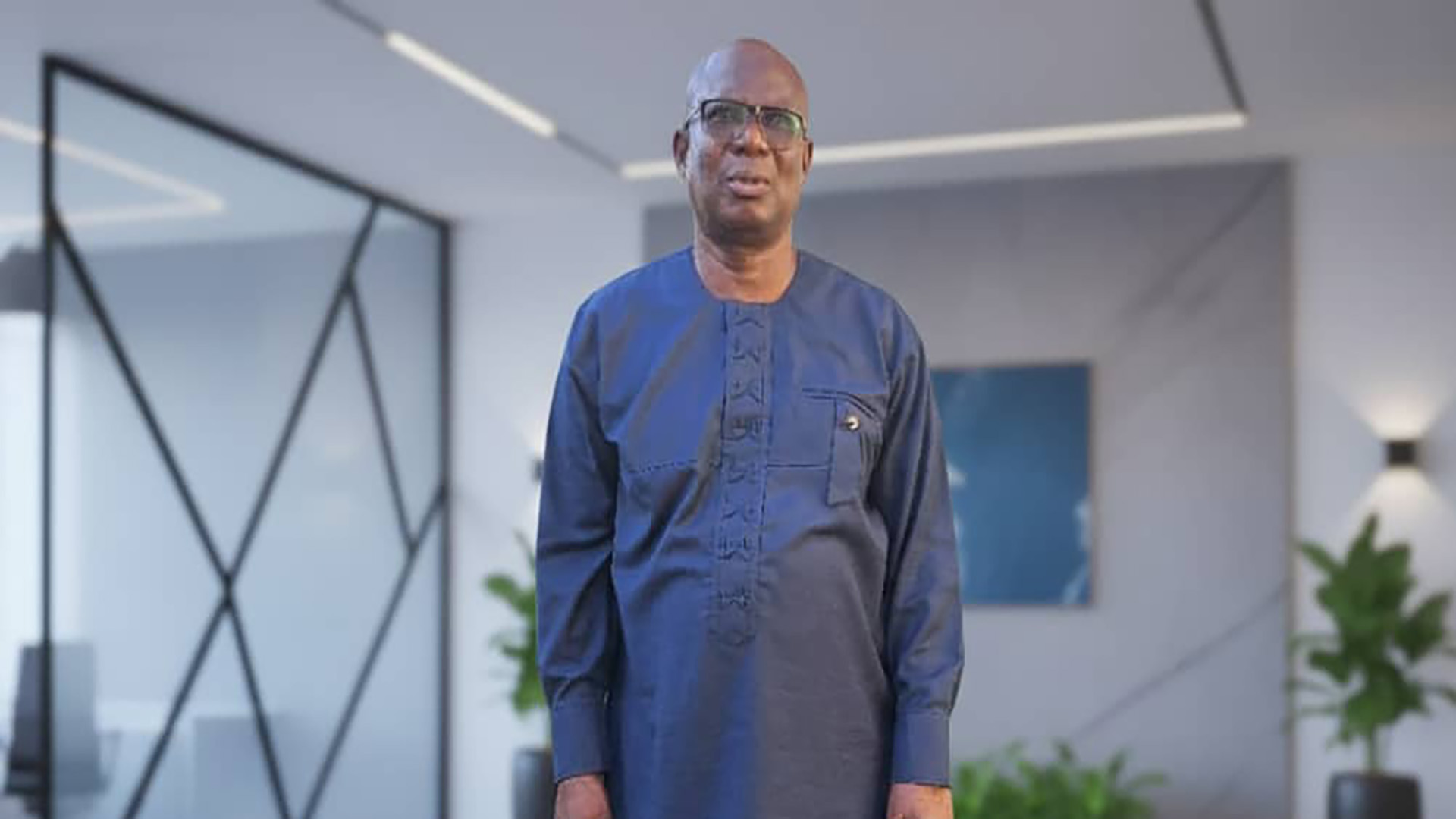 Adjoint au Maire de la commune Avé 2