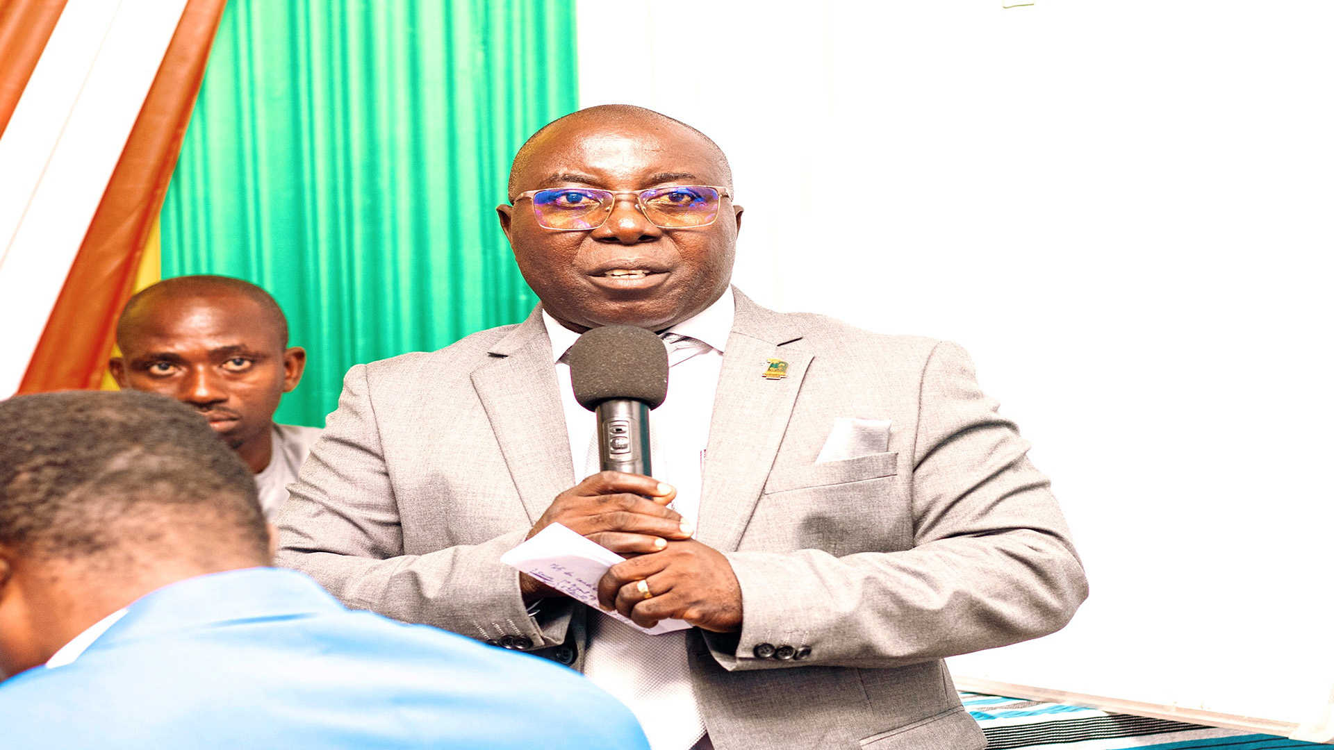 maire réélu à la tête de la commune Avé 2