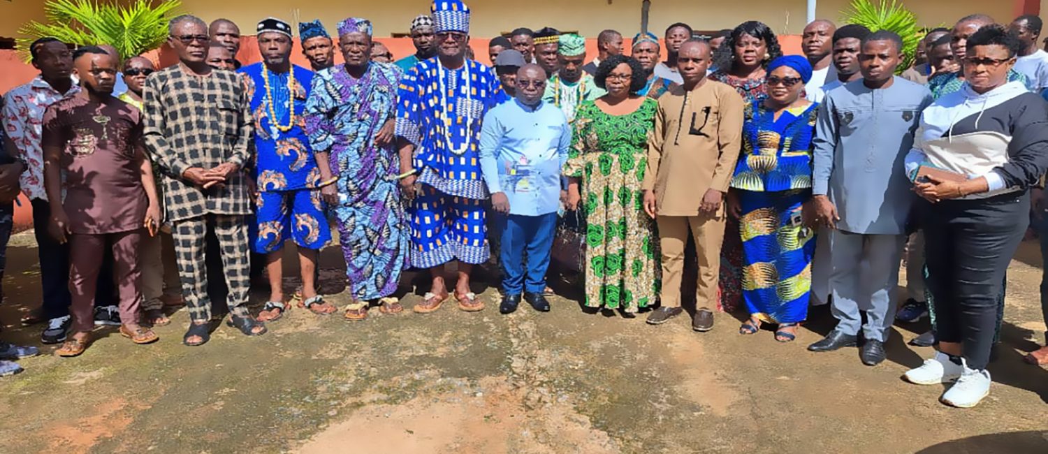 Photo de famille sensibilisation valeurs citoyennes